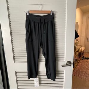 𝅺nwt women’s Queenieke harem pants